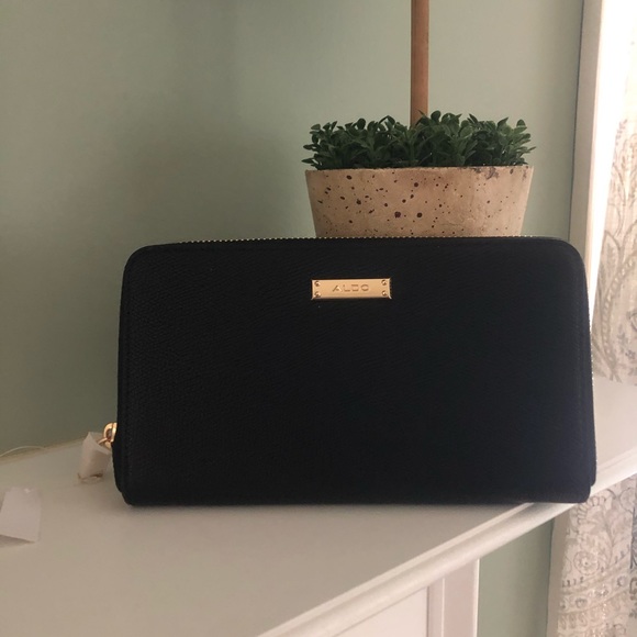 Aldo Handbags - NWT Aldo crossgrain wallet